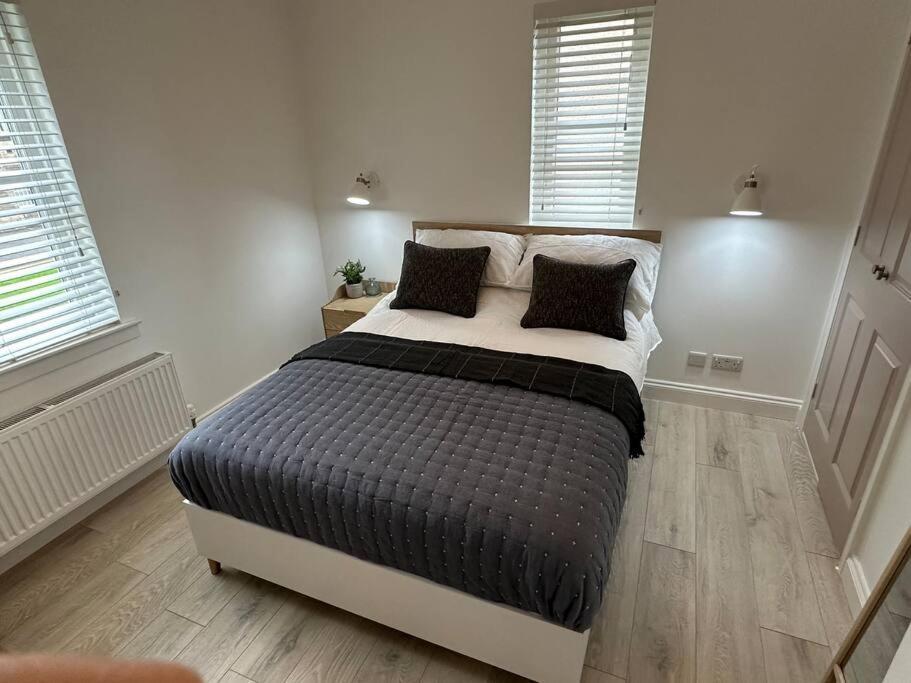 Premium Executive Apartment In ダンファームリン エクステリア 写真