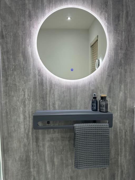 Premium Executive Apartment In ダンファームリン エクステリア 写真